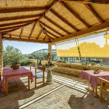 The Double With Pool Is Located In Krilo Jasenice And Provides A Place For Villa Jesenice (Split-Dalmatia)