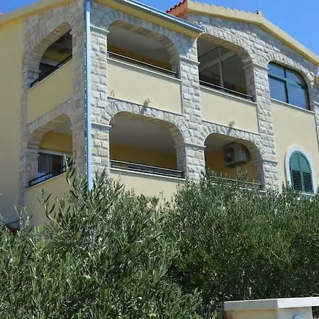 The Double With Pool Is Located In Krilo Jasenice And Provides A Place For