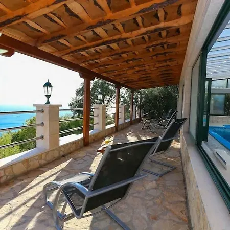 The Double With Pool Is Located In Krilo Jasenice And Provides A Place For Villa Jesenice (Split-Dalmatia)