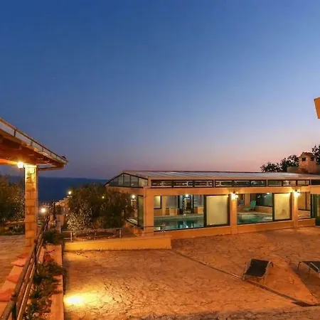 The Double With Pool Is Located In Krilo Jasenice And Provides A Place For *